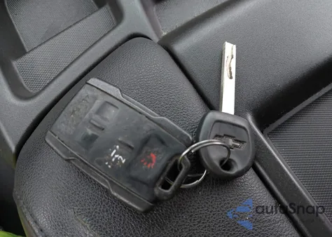 2019 Chevrolet Silverado 1500 Custom from USA, damaged, VIN 3GCPWBEH2KG107153